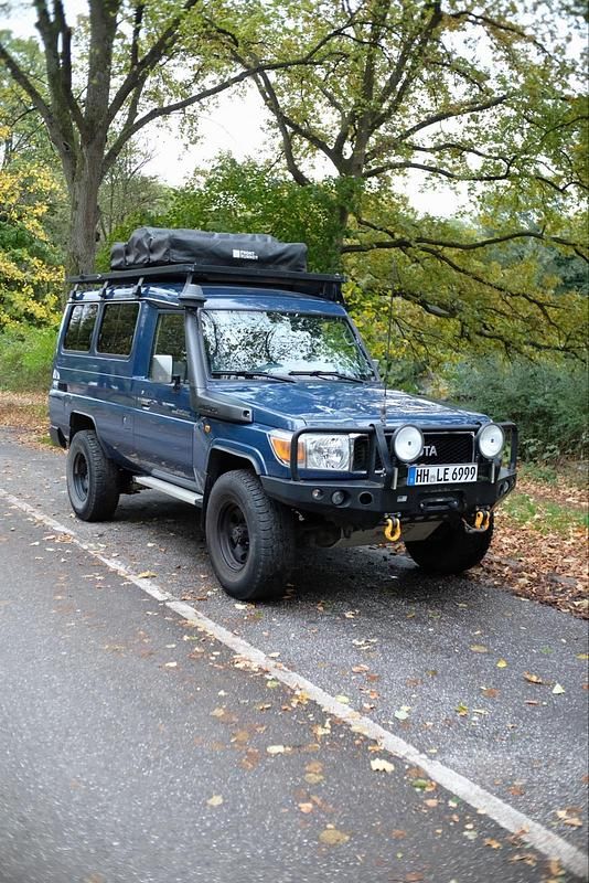 Blau Gebraucht 2020 Toyota Land Cruiser SUV | 53.000 € (Superpreis) - Bild 1/4