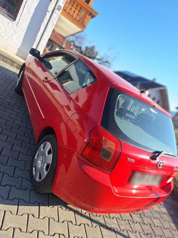 Gebraucht Toyota Corolla 95 PS (69 kW) 2002 Rot Kleinwagen