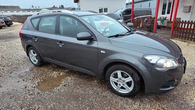 Gebraucht Kia Ceed 105 PS (77 kW) 2012 Grau Kleinwagen