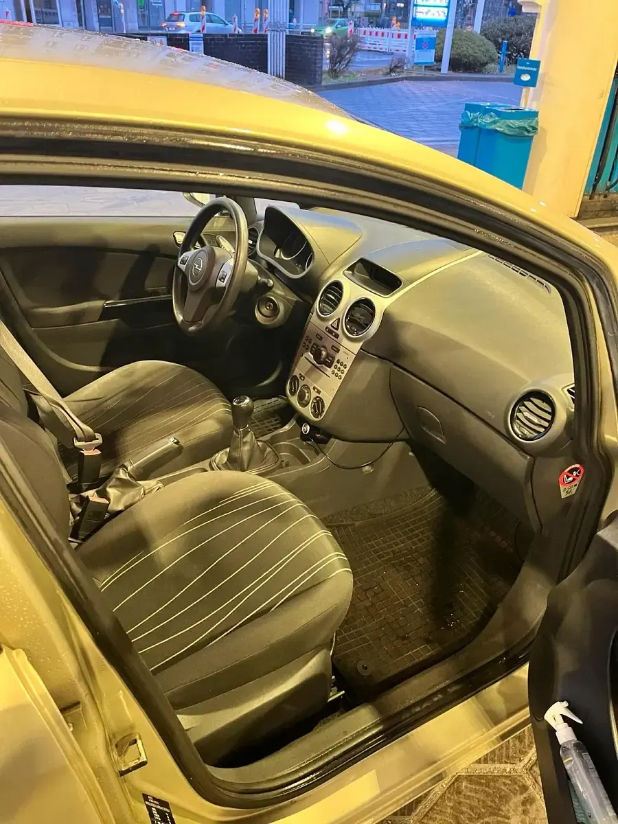 Gebraucht Opel Corsa 85 PS (62 kW) 2009 Gold Kleinwagen