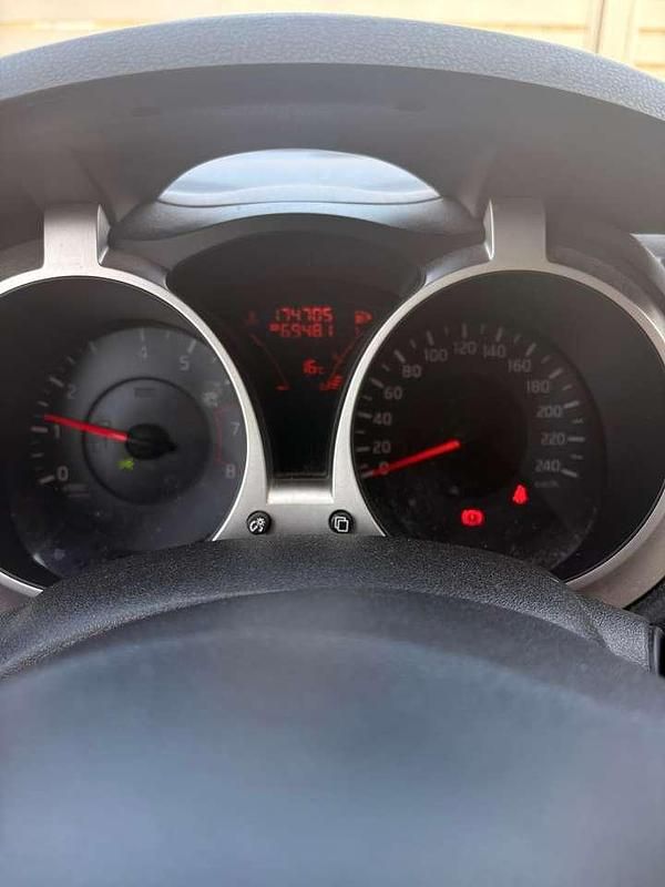 Gebraucht Nissan Juke Acenta 117 PS (86 kW) 2012 Rot SUV