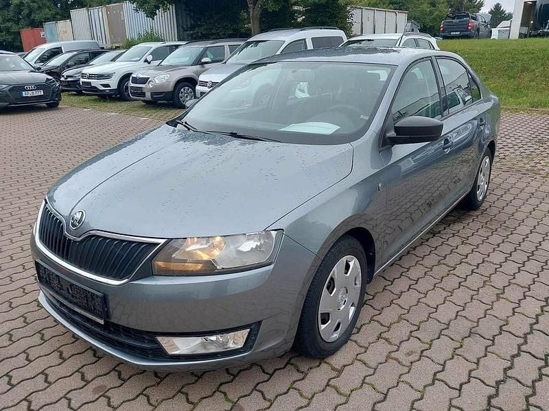 Grau Gebraucht 2013 Skoda Rapid Active Limousine | 5.490 € (Superpreis) - Bild 1/4
