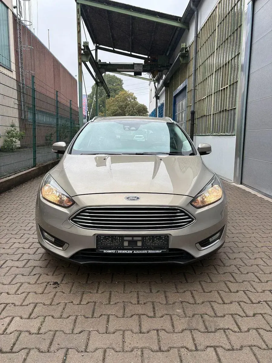 Gebraucht Ford Focus Titanium 150 PS (110 kW) 2015 Grau Kombi