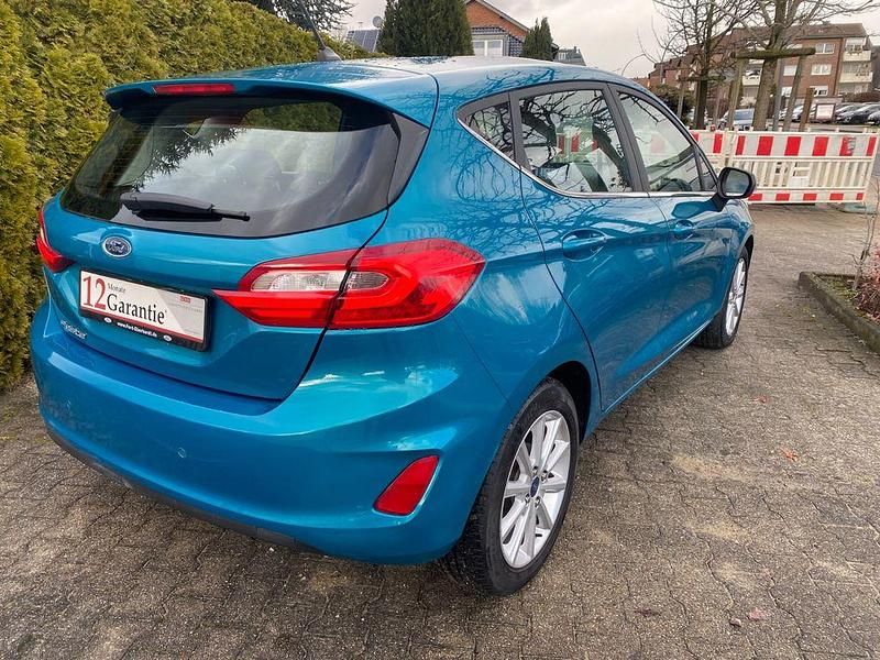 Gebraucht Ford Fiesta Titanium 101 PS (74 kW) 2018 Blau Kleinwagen