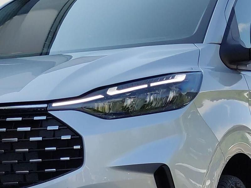 Gebraucht Ford Tourneo Titanium 170 PS (125 kW) 2025 Polarsilber metallic Van / Kleinbus