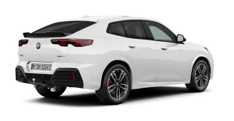 Neu BMW iX2 Performance 225 kW (306 PS) 2026 Alpinweiß uni SUV