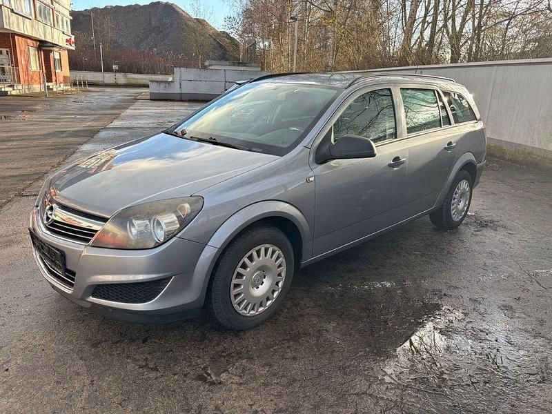Gebraucht Opel Astra 90 PS (66 kW) 2010 Silber Limousine