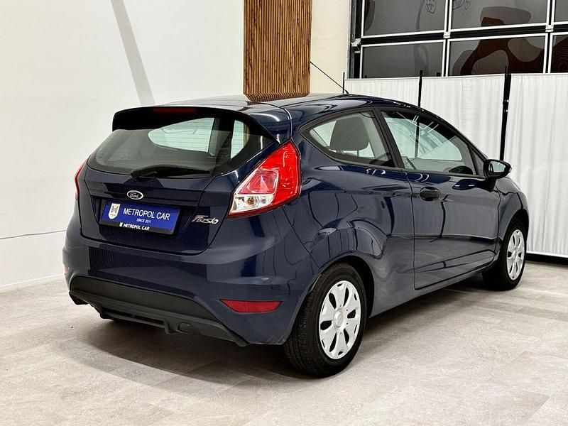Gebraucht Ford Fiesta Ambiente 60 PS (44 kW) 2016 Blau Kleinwagen