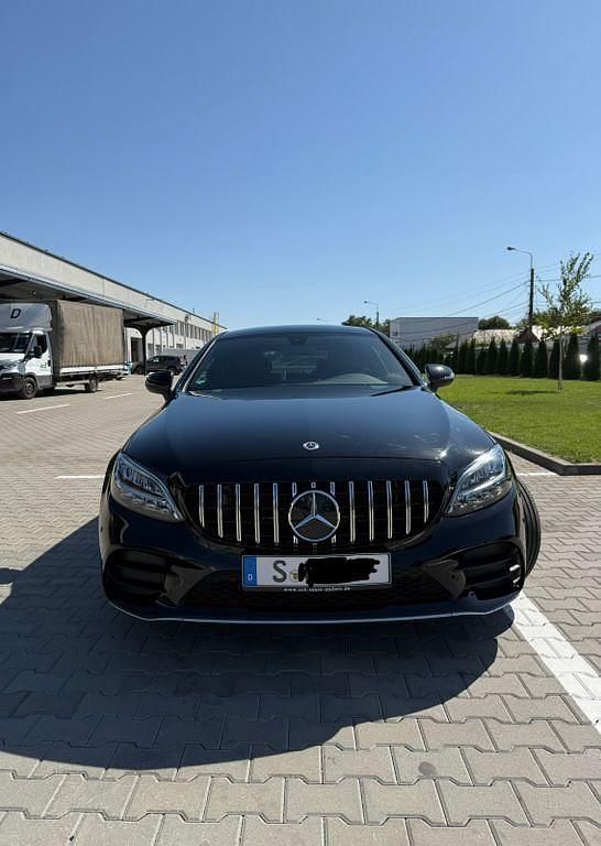 Schwarz Gebraucht 2022 Mercedes C180 Coupé | 33.900 € (Superpreis) - Bild 1/4