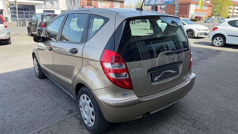 Gebraucht Mercedes A180 109 PS (80 kW) 2005 Gold Kleinwagen