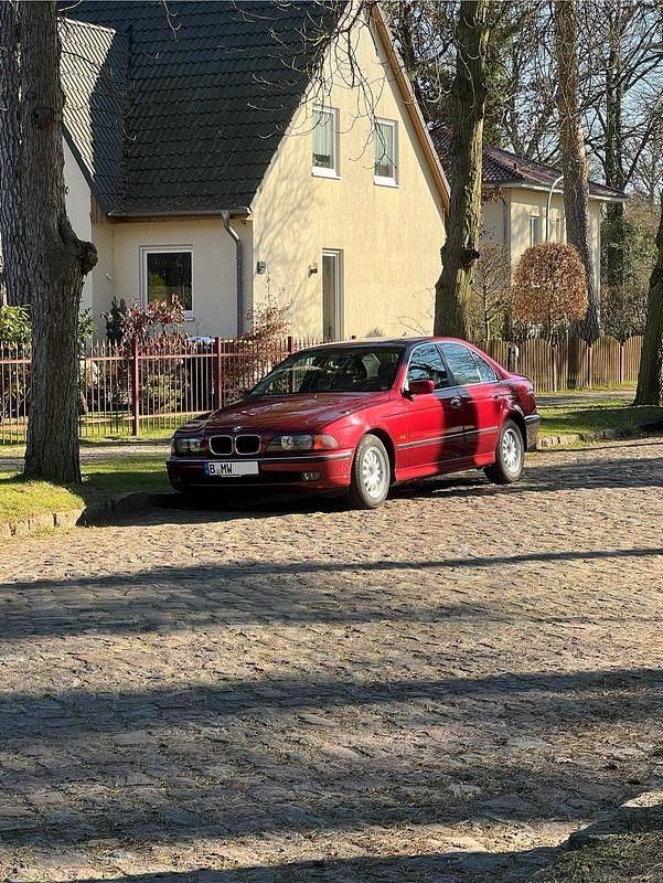 Rot Gebraucht 1997 BMW 528 Limousine | 5.750 € (Etwas zu teuer) - Bild 1/4