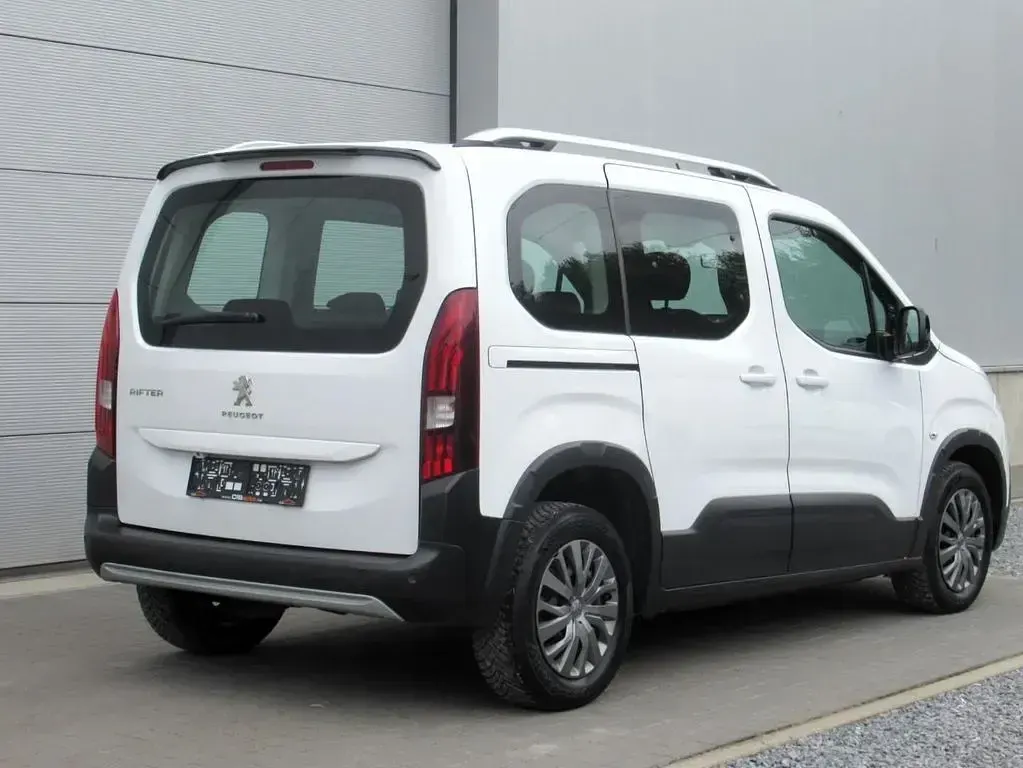 Gebraucht Peugeot Rifter Allure 131 PS (96 kW) 2023 Weiß Van / Kleinbus