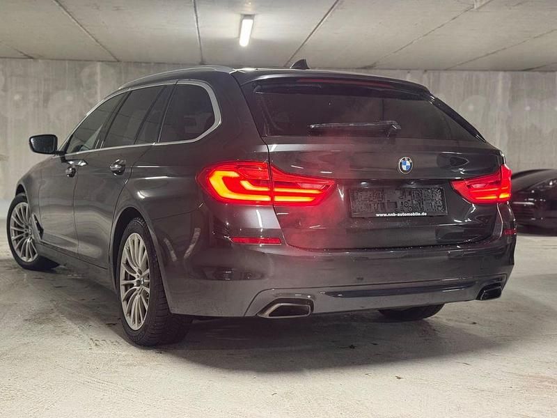 Gebraucht BMW 540 Sport Line 320 PS (235 kW) 2017 Grau Limousine