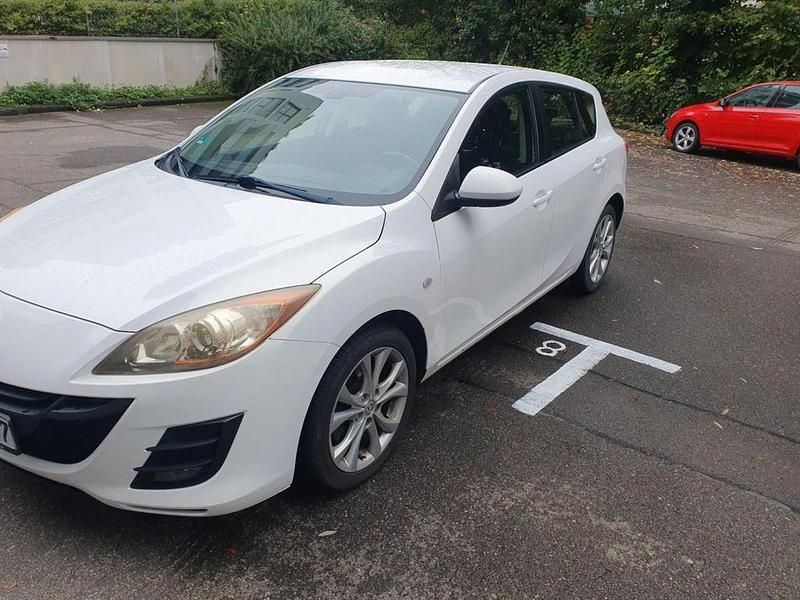 Weiß Gebraucht 2009 Mazda 3 Sports-Line Limousine | 3.800 € (Guter Preis) - Bild 1/4