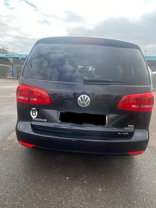 Gebraucht VW Touran 105 PS (77 kW) 2013 Schwarz Van / Kleinbus