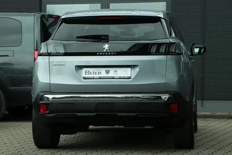 Gebraucht Peugeot 3008 Allure 131 PS (96 kW) 2022 Grau SUV