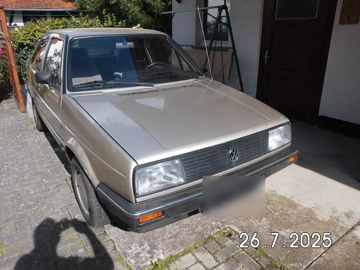 Używany VW Jetta 75 KM (55 kW) 1986 Złoty Sedan/Limuzyna