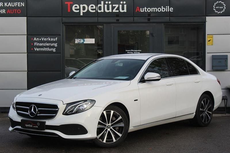 Gebraucht Mercedes E300 194 PS (142 kW) 2019 Weiß Limousine