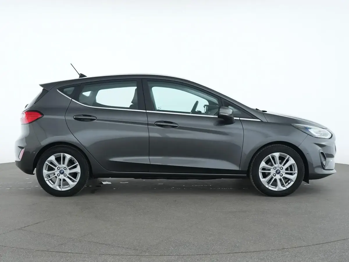 Gebraucht Ford Fiesta Titanium 125 PS (91 kW) 2022 Magnetic grau Kleinwagen