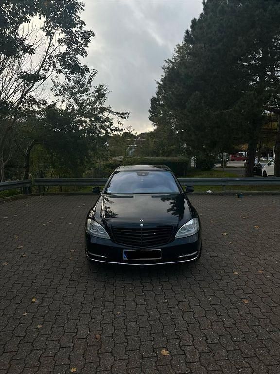 Schwarz Gebraucht 2010 Mercedes S500 Limousine | 13.500 € (Guter Preis) - Bild 1/4