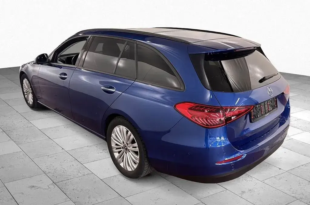 Gebraucht Mercedes C200 184 PS (135 kW) 2023 Blau Limousine