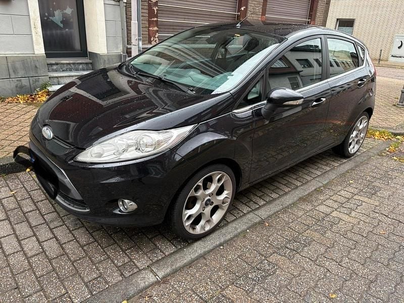 Schwarz Gebraucht 2009 Ford Fiesta Limousine | 2.950 € - Bild 1/4