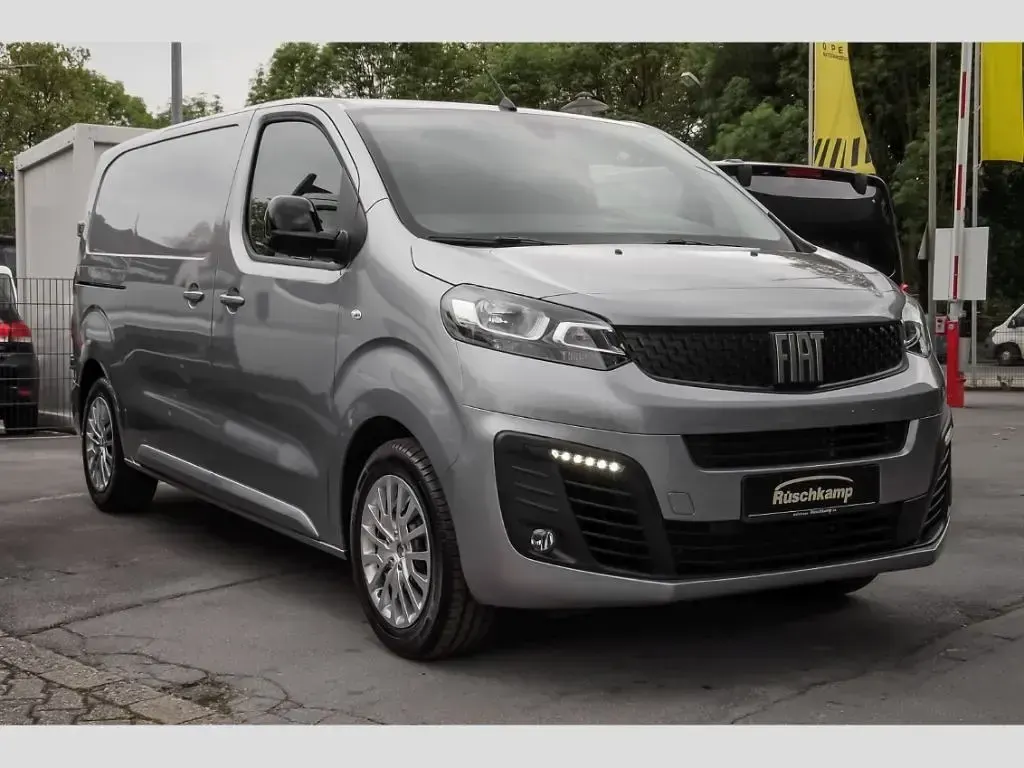 Gebraucht Fiat Scudo 100 kW (136 PS) 2023 Grau Van