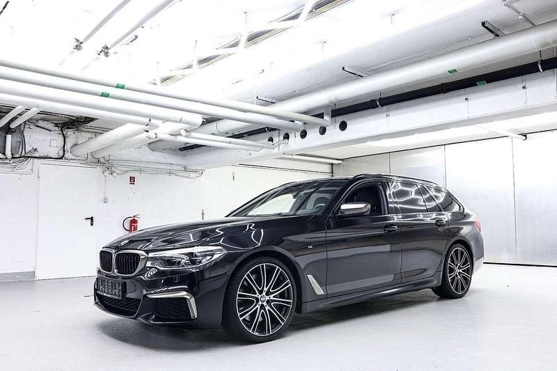 Gebraucht BMW 550 400 PS (294 kW) 2019 Schwarz Kombi