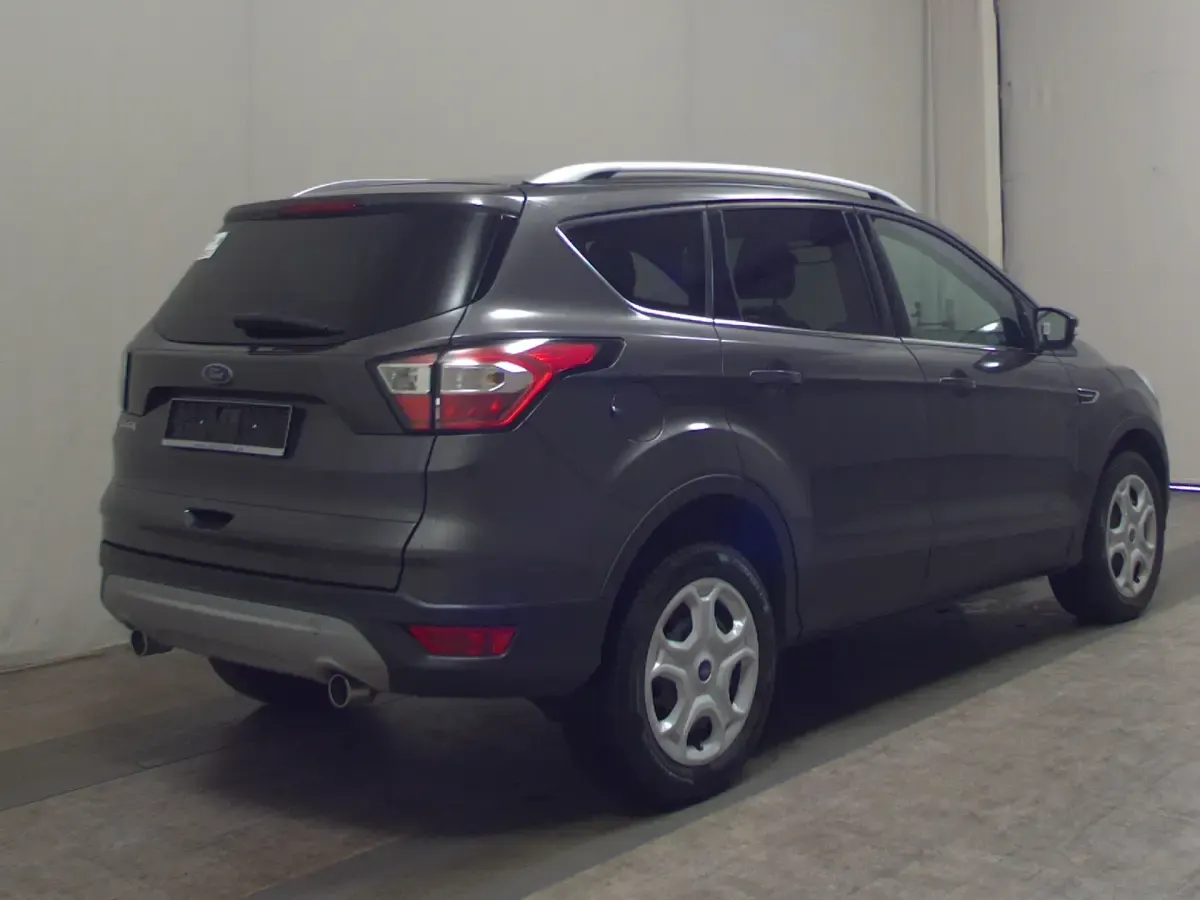 Gebraucht Ford Kuga Cool & Connect 150 PS (110 kW) 2020 Grau SUV