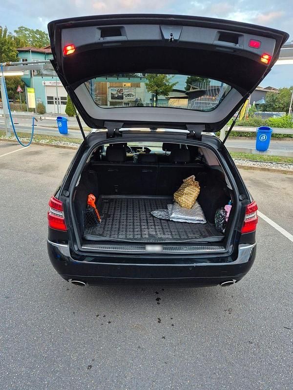 Gebraucht Mercedes E350 Avantgarde 231 PS (169 kW) 2011 Schwarz Kombi