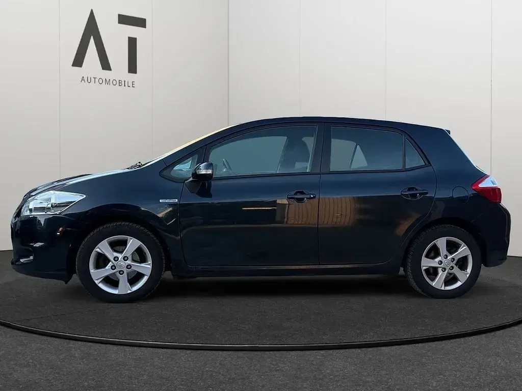Gebraucht Toyota Auris Basis 99 PS (72 kW) 2012 Grau Limousine