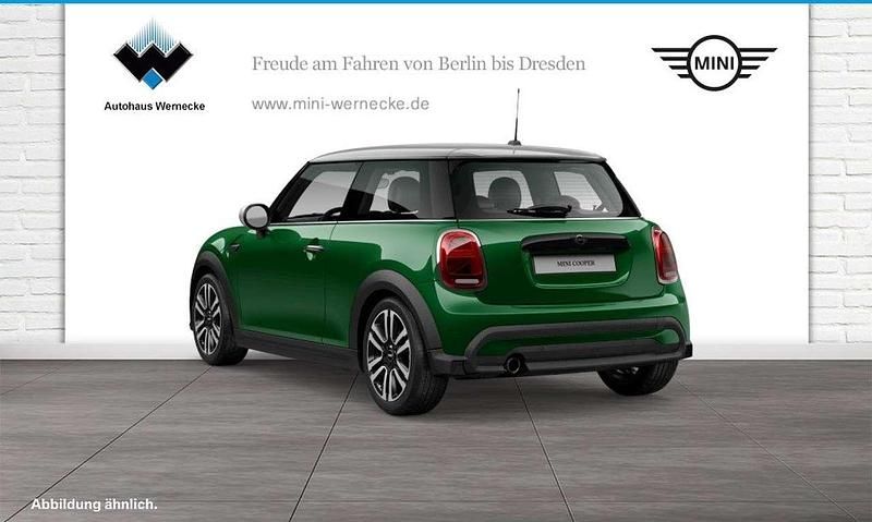 Gebraucht Mini Cooper Hatch 136 PS (100 kW) 2023 British racing green Kleinwagen