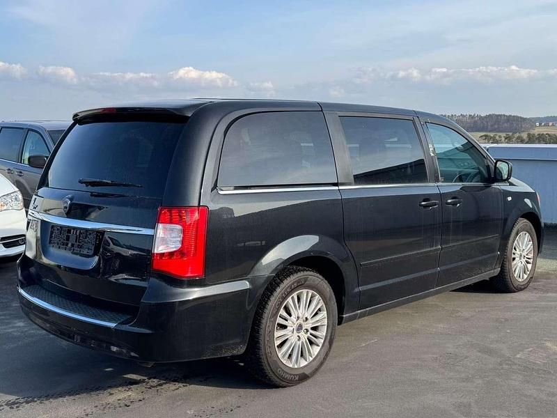 Gebraucht Lancia Voyager S 177 PS (130 kW) 2014 Schwarz Van / Kleinbus