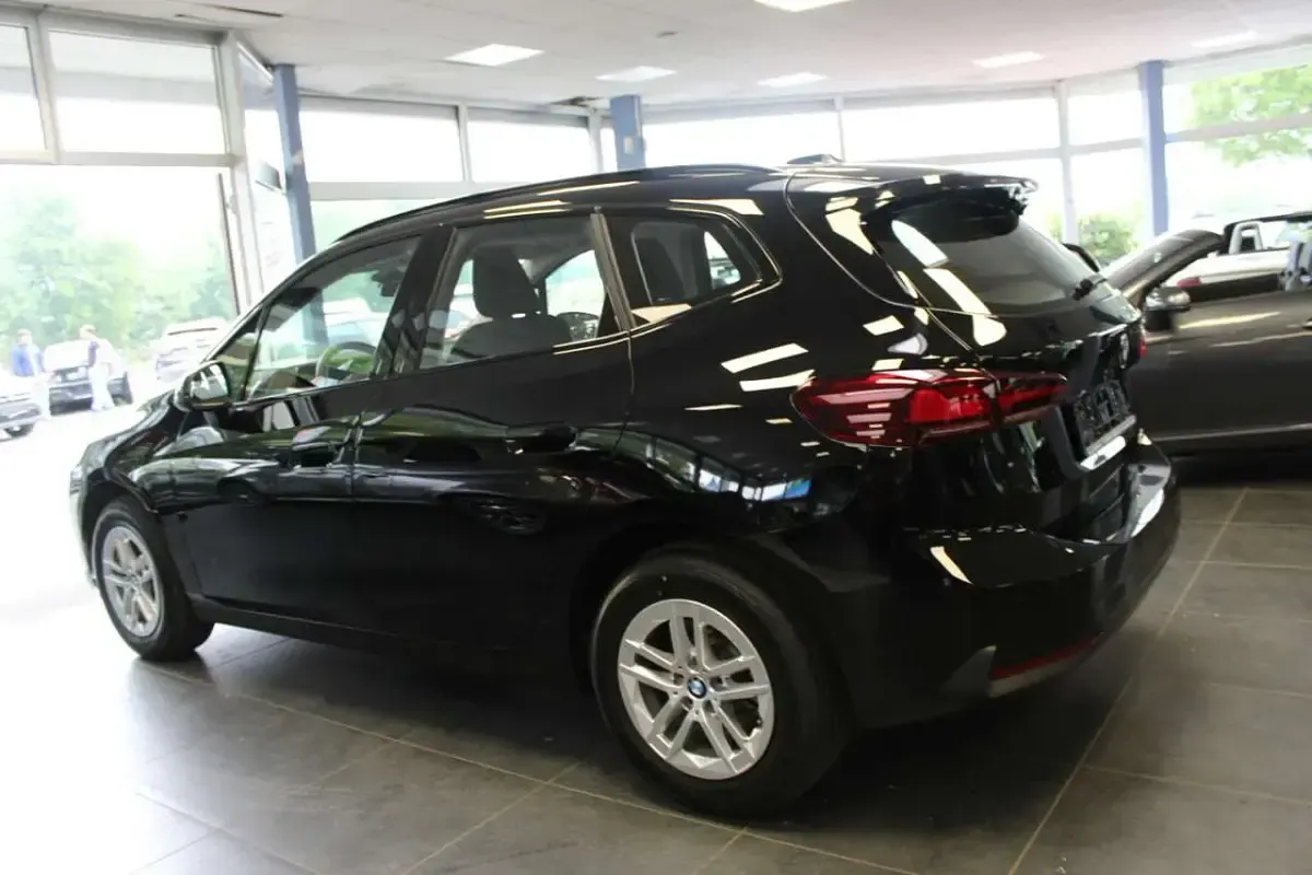 Gebraucht BMW 216 122 PS (89 kW) 2025 Schwarz Coupé