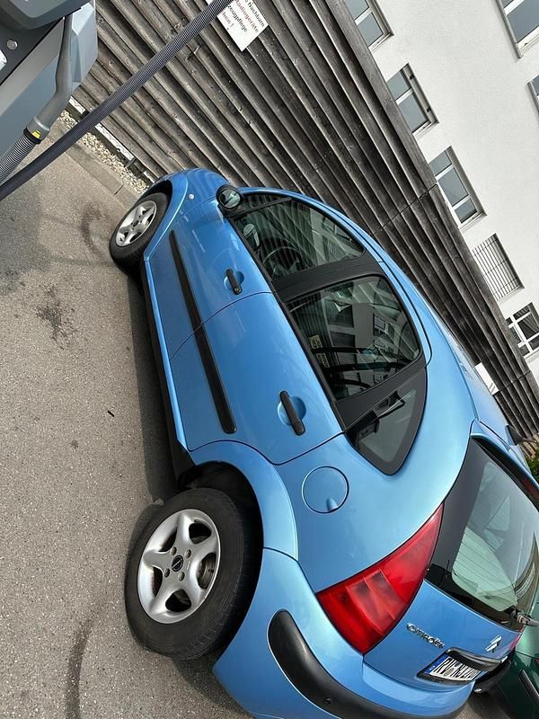 Blau Gebraucht 2003 Citroën C3 Kleinwagen | 2.400 € (Etwas zu teuer) - Bild 1/4