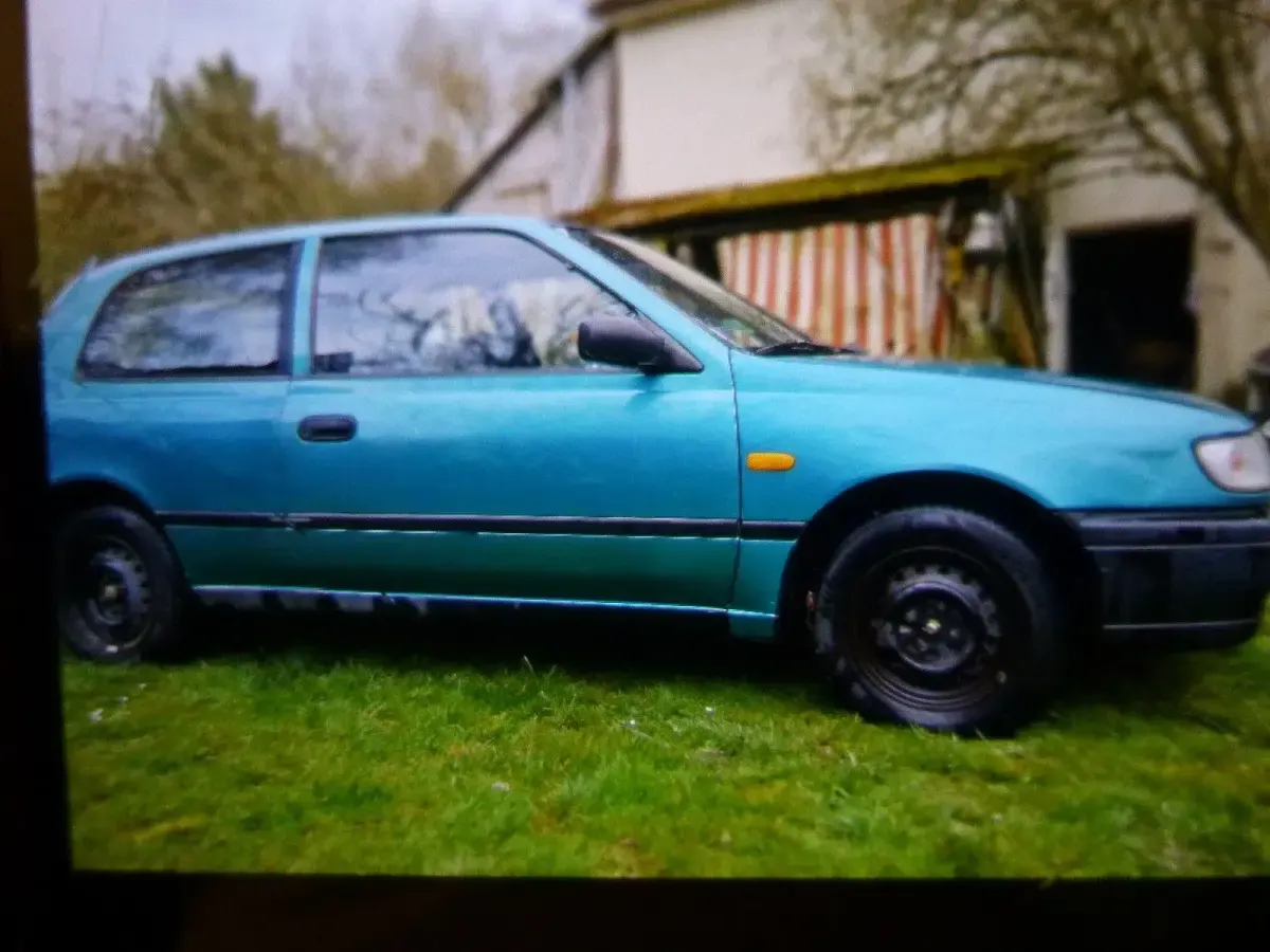 Gebraucht Nissan Sunny 75 PS (55 kW) 1995 Grün Limousine