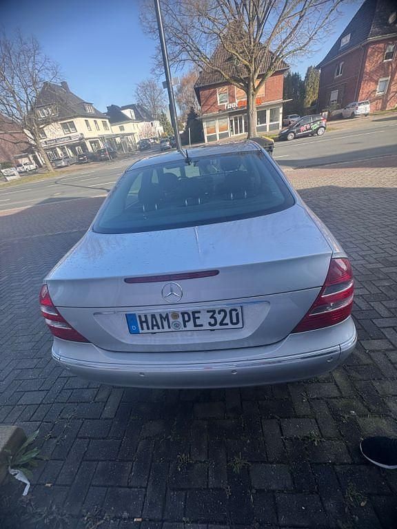 Second-hand Mercedes E320 224 CP (164 kW) 2004 Argintiu Berlinǎ