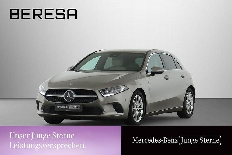 Silber Gebraucht 2020 Mercedes A180 Progressive Limousine | 23.580 € (Fairer Preis) - Bild 1/3
