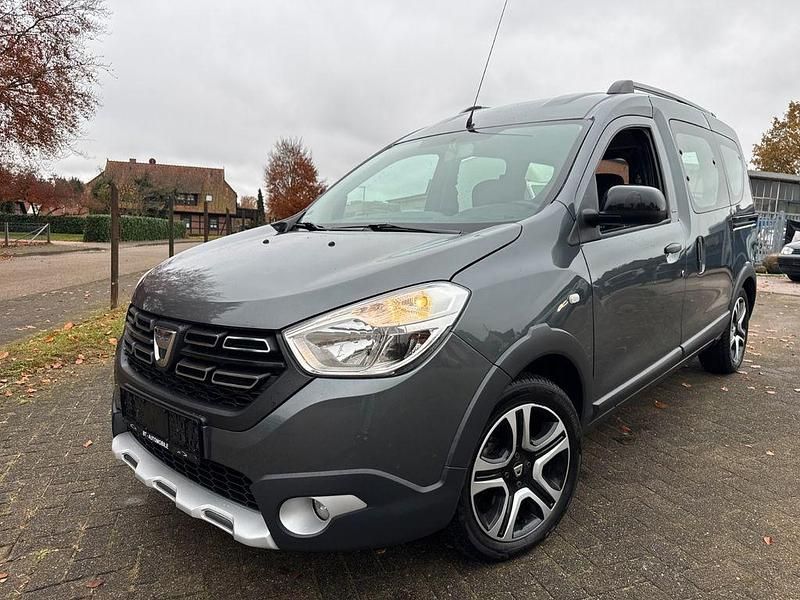 Gebraucht Dacia Dokker Celebration 116 PS (85 kW) 2018 Grau Van / Kleinbus