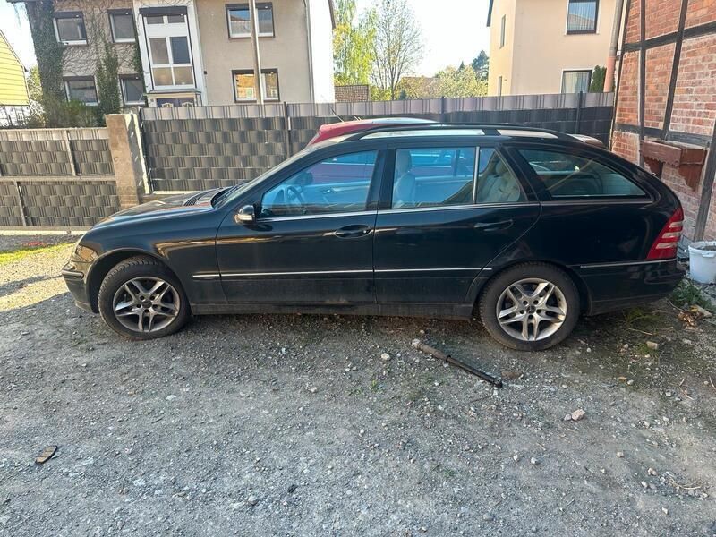 Blau Gebraucht 2005 Mercedes C220 Kombi | 1.790 € (Superpreis) - Bild 1/4