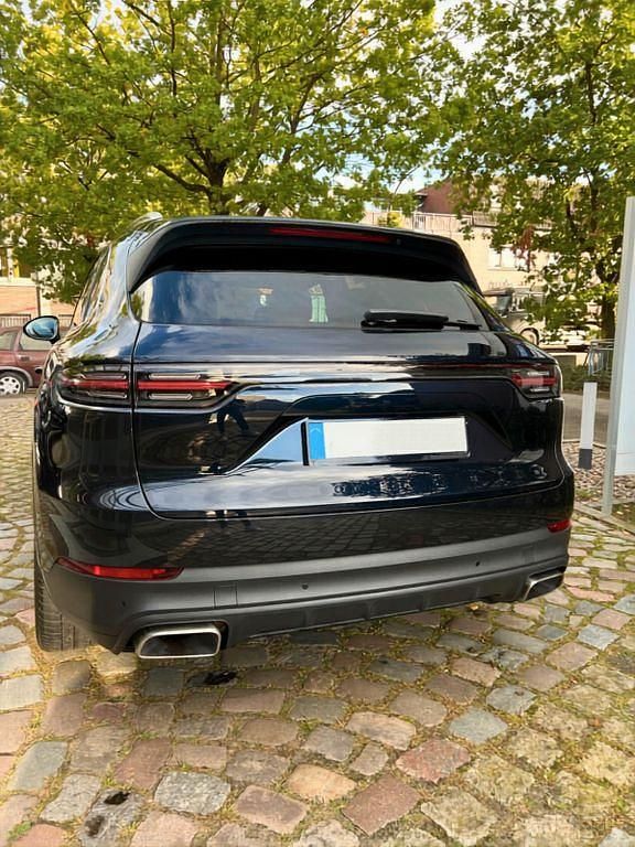 Second-hand Porsche Cayenne 340 CP (250 kW) 2018 Albastru SUV