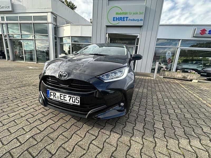 Neu 2025 Toyota Yaris Hybrid Comfort Limousine | 26.900 € (Etwas zu teuer) - Bild 1/4