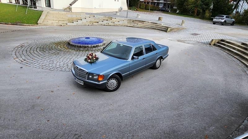 Blau Gebraucht 1986 Mercedes S300 Limousine | 11.899 € - Bild 1/4