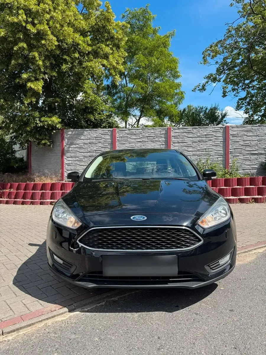 Gebraucht Ford Focus 125 PS (91 kW) 2016 Schwarz Kombi