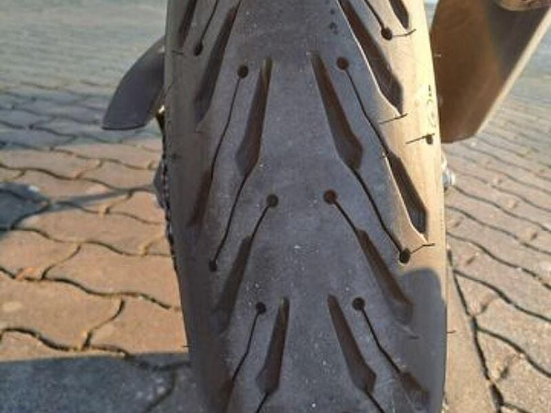 Second-hand Honda e 134 kW (183 CP) 2023 Roșu Hatchback