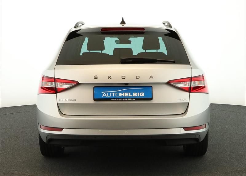 Gebraucht Skoda Superb Ambition 200 PS (147 kW) 2022 Brilliantsilber metallic Kombi