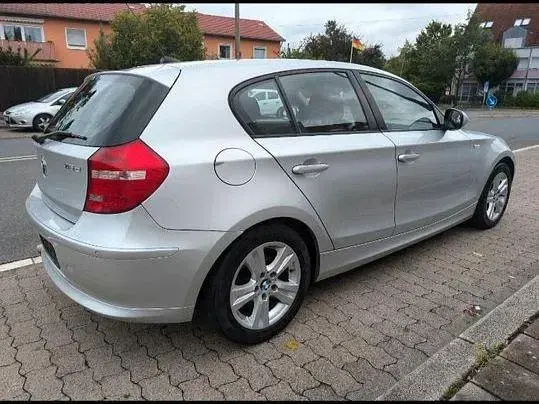 Gebraucht BMW 116 Sport Line 116 PS (85 kW) 2011 Silber Kleinwagen
