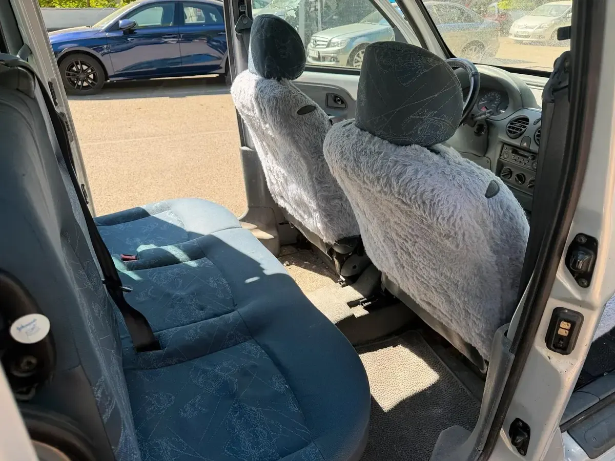 Usado Renault Kangoo 55 HP (40 kW) 2000 Cinzento Monovolume