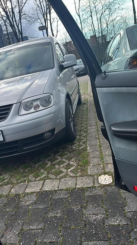 Gebraucht VW Caddy 105 PS (77 kW) 2009 Silber Van / Kleinbus