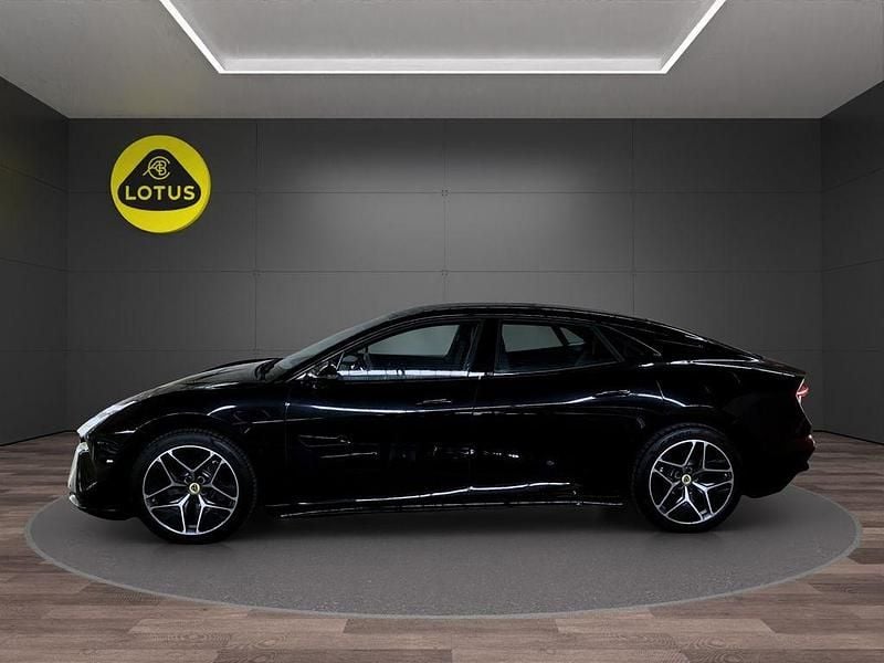 Neu Lotus Emeya 450 kW (612 PS) 2025 Stellar black Kleinwagen
